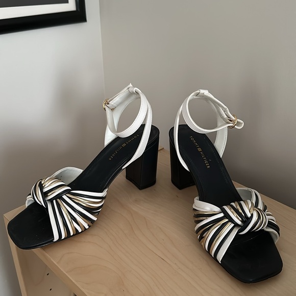 Tommy Hilfiger heels - Picture 4 of 7
